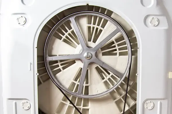 洗濯機のプーリー: 脱水サイクルの中心